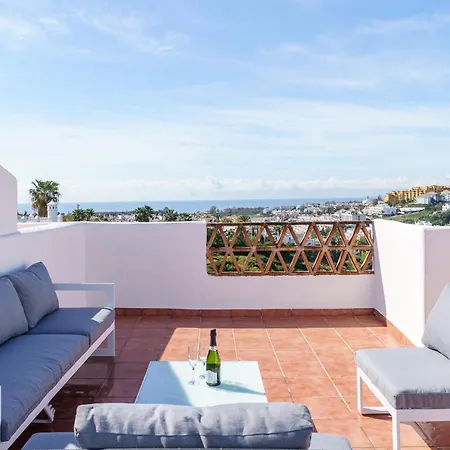 Apartment Luxe Golf & Family House Escape - Happy Estepona