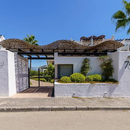 Luxe Golf & Family House Escape - Happy Estepona