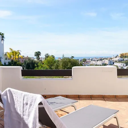 Luxe Golf & Family House Escape - Happy Estepona